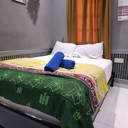 Desa Besut Inn Kampung Kuala Besut Kültér fotó